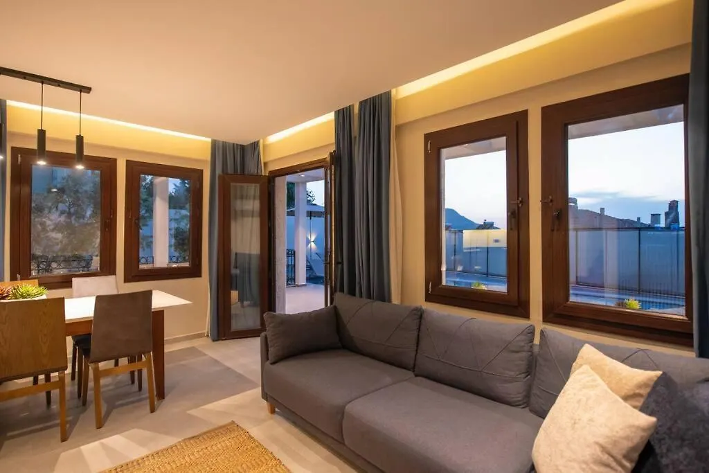 Havuzlu Korunakli Jakuzili Villa Fethiye 0*,