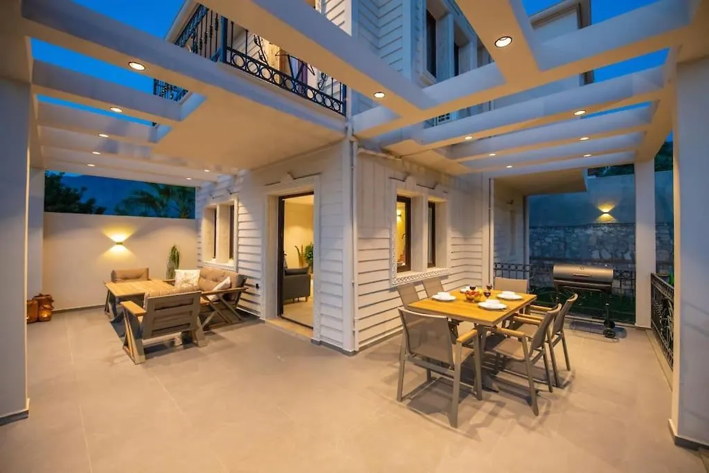 Havuzlu Korunakli Jakuzili Villa Fethiye Turquia