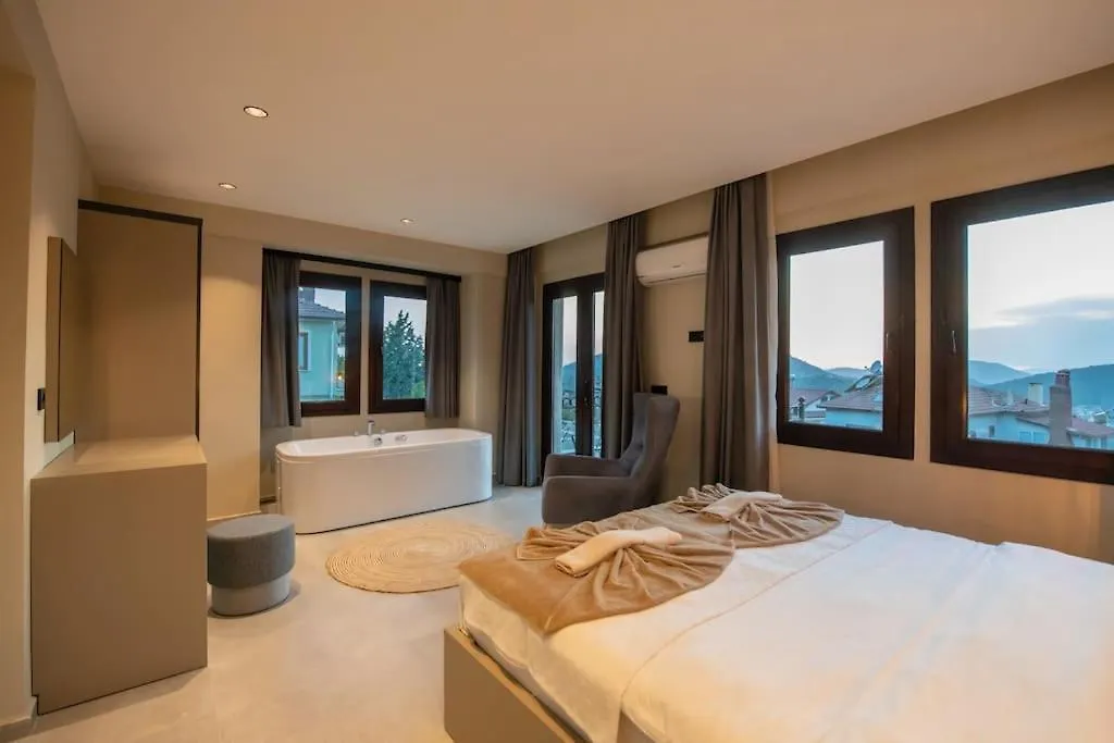 Havuzlu Korunakli Jakuzili Villa Fethiye 0*,