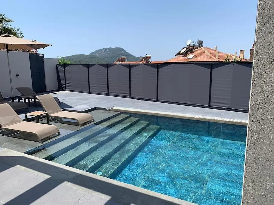 Havuzlu Korunakli Jakuzili Villa Fethiye
